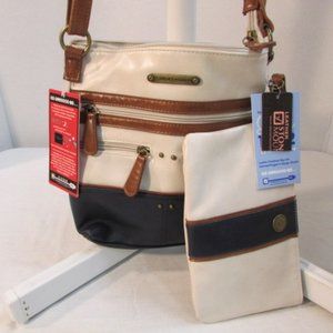 Stone Mountain Crossbody Leather Purse w/Wristlet